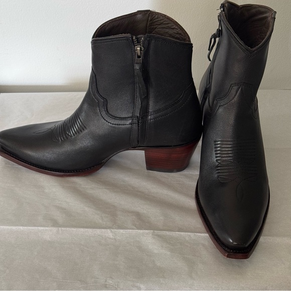 Tecovas "The Daisy" Black Ankle Cowgirl Calfskin Boots-Size 9 - Picture 3 of 16